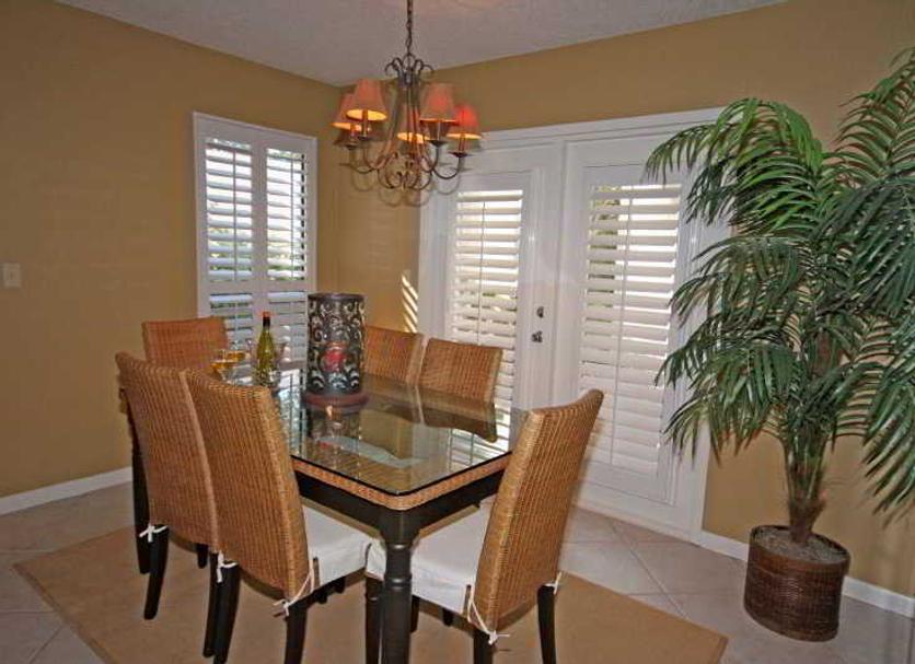 Dining room Photo