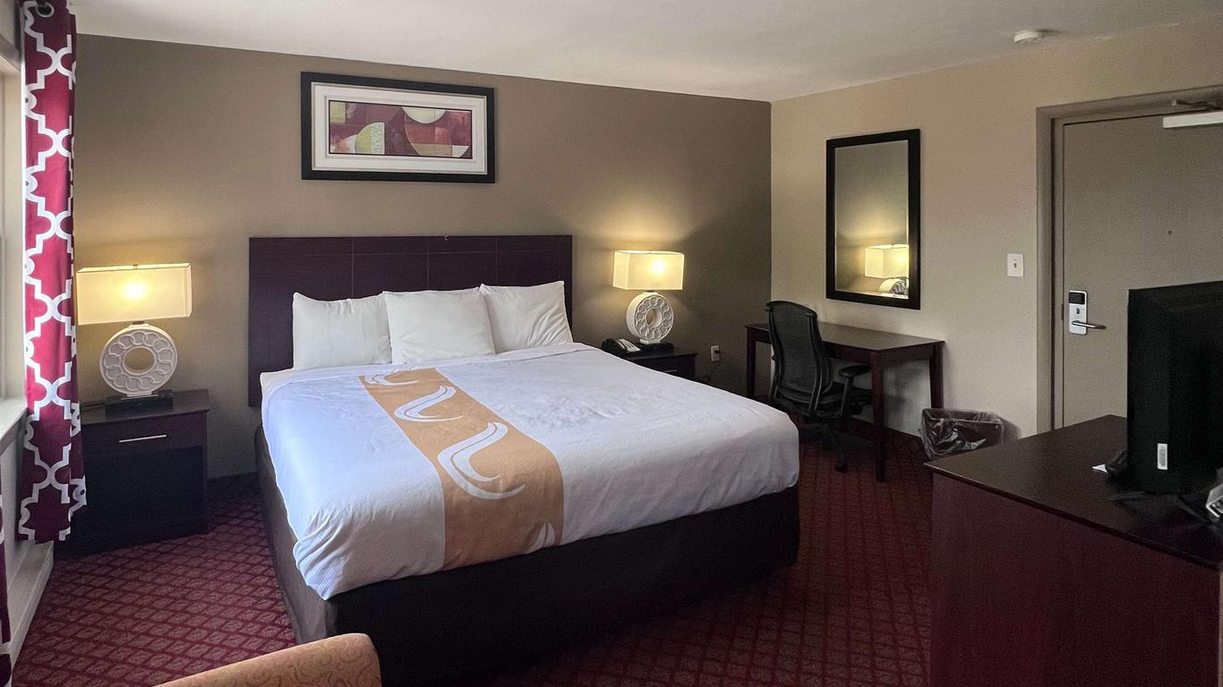 Rodeway Inn & Suites