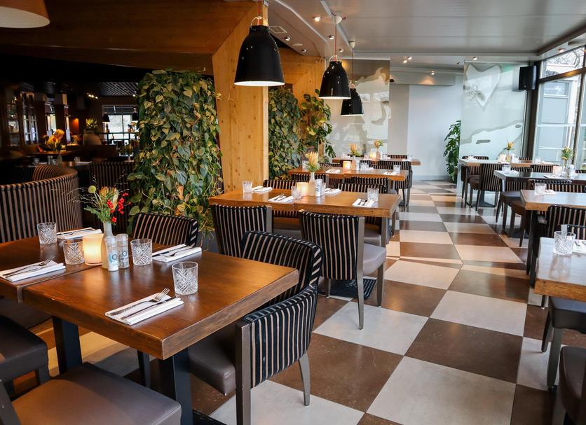 Restaurant Photo