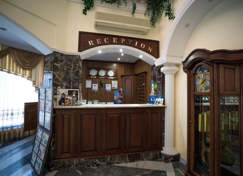 Front desk Photo