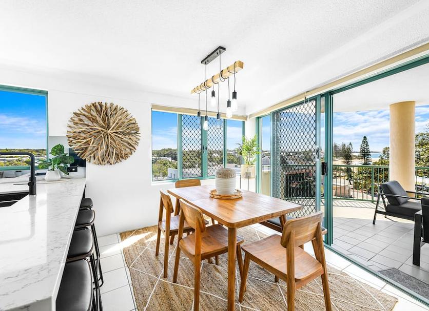 Dining room Photo