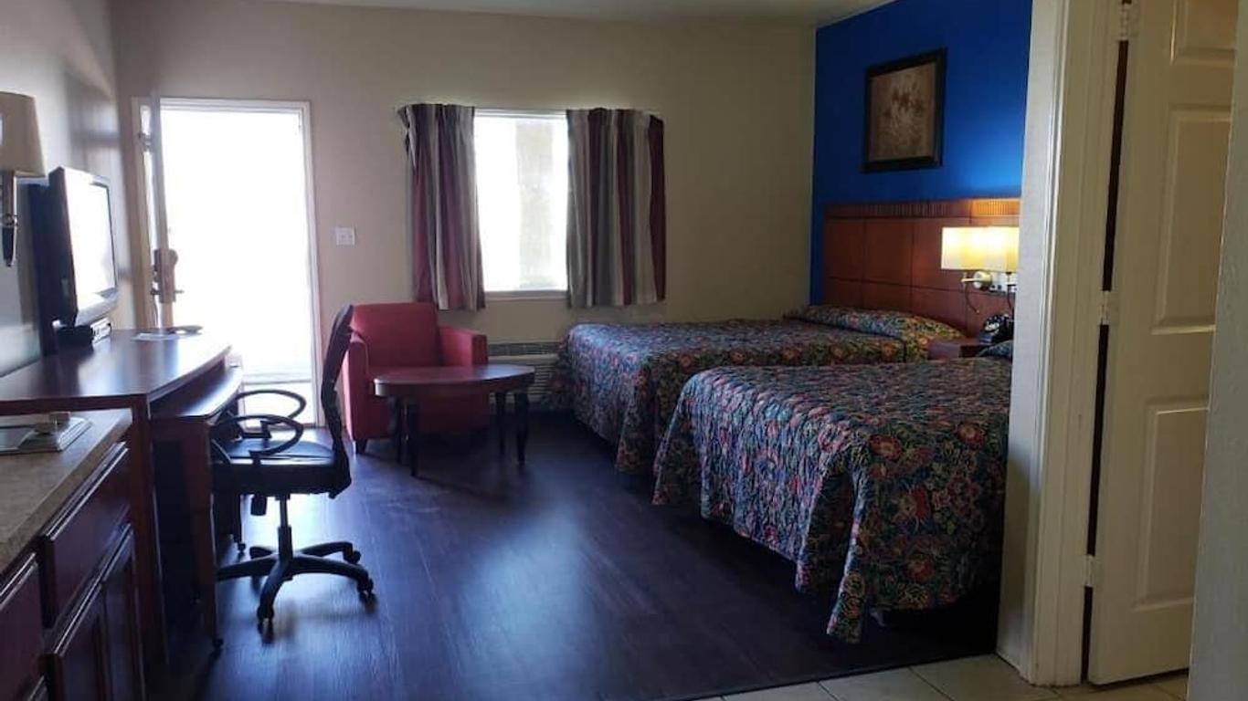 Crossroads Inn & Suites