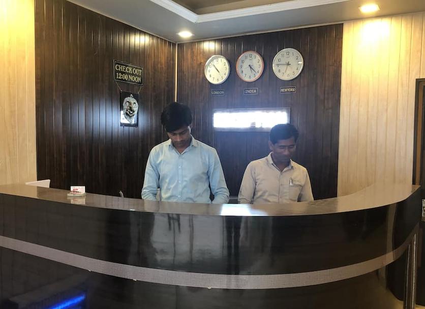 Front desk Photo
