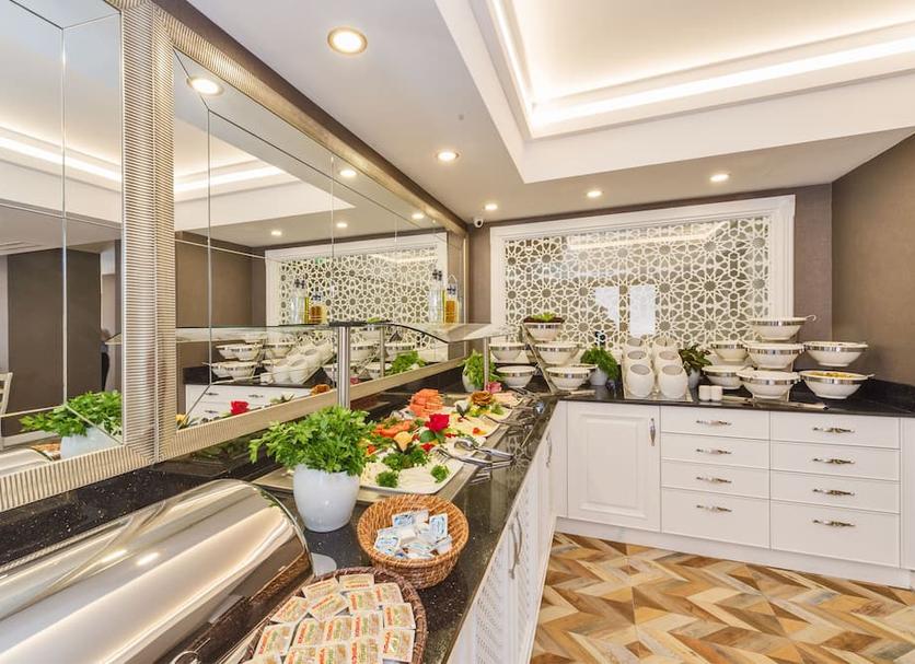 Buffet Photo