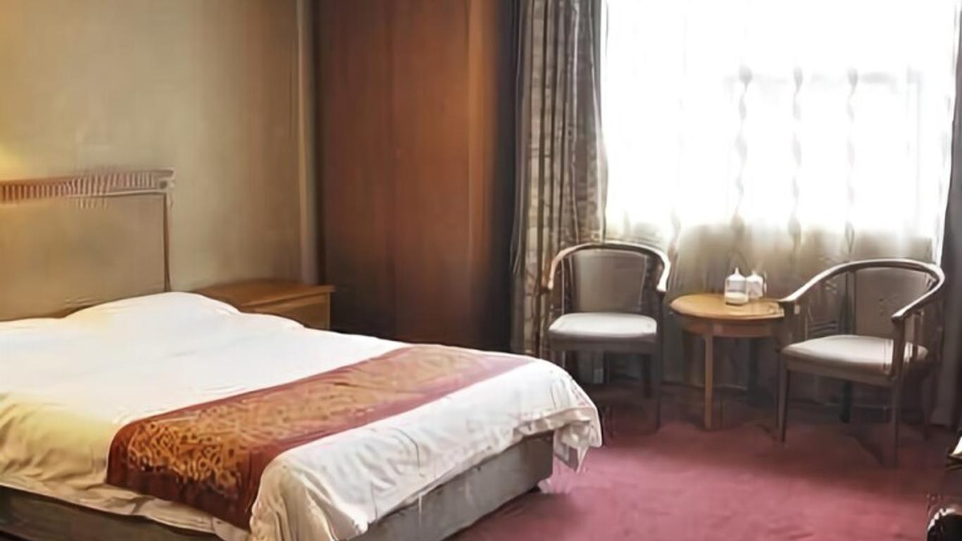 Longyun Hotel (Harbin Railway Station Square)
