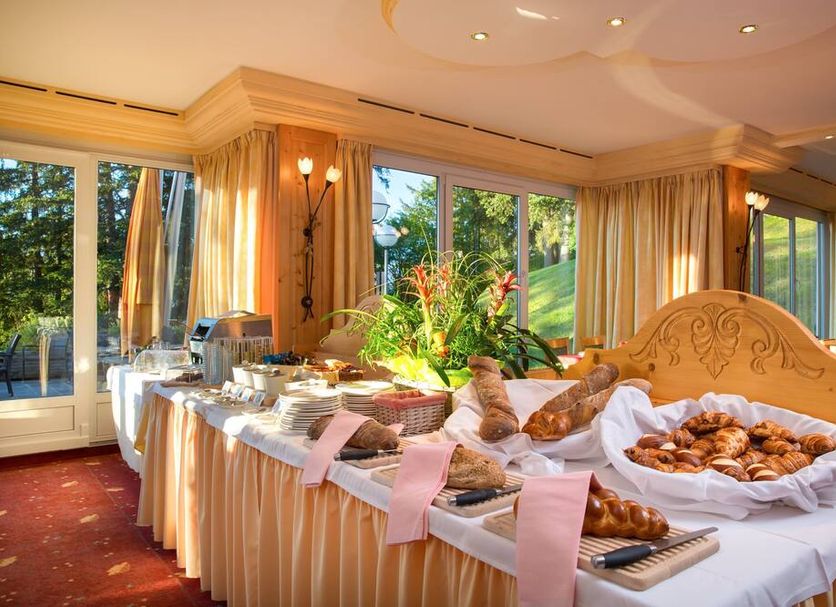 Buffet Photo
