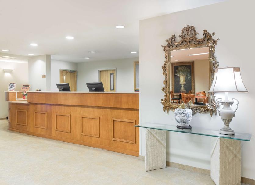 Front desk Photo