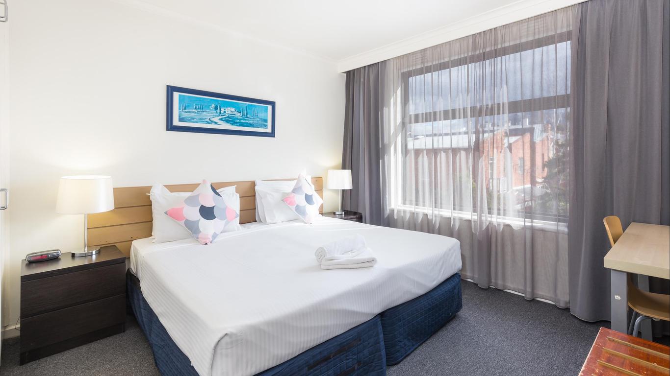 City Edge East Melbourne Apartment Hotel