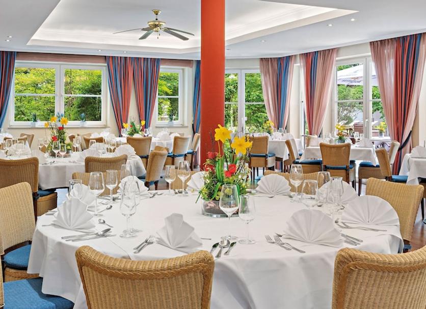Banquet hall Photo
