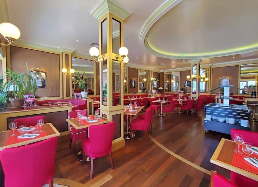 Restaurant Photo