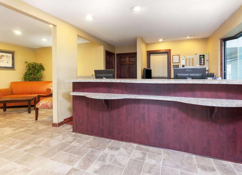 Front desk Photo