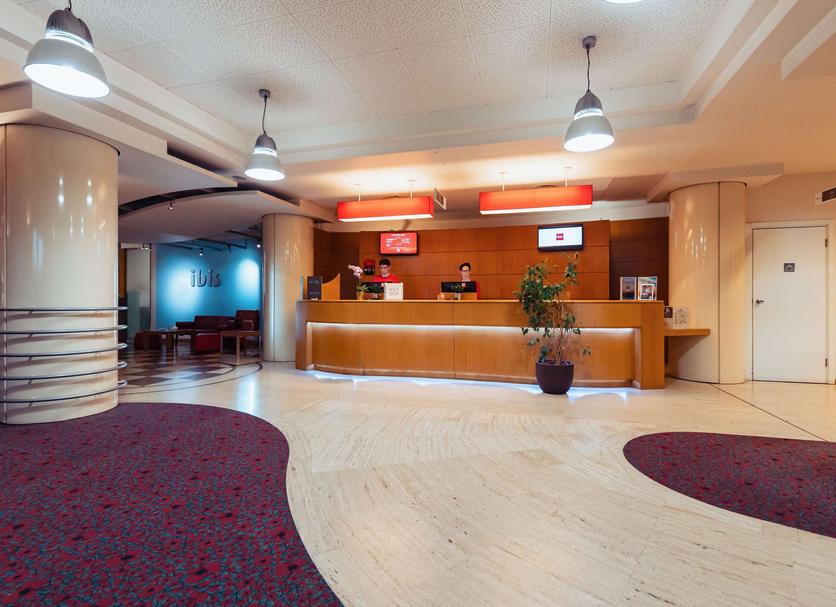 Front desk Photo
