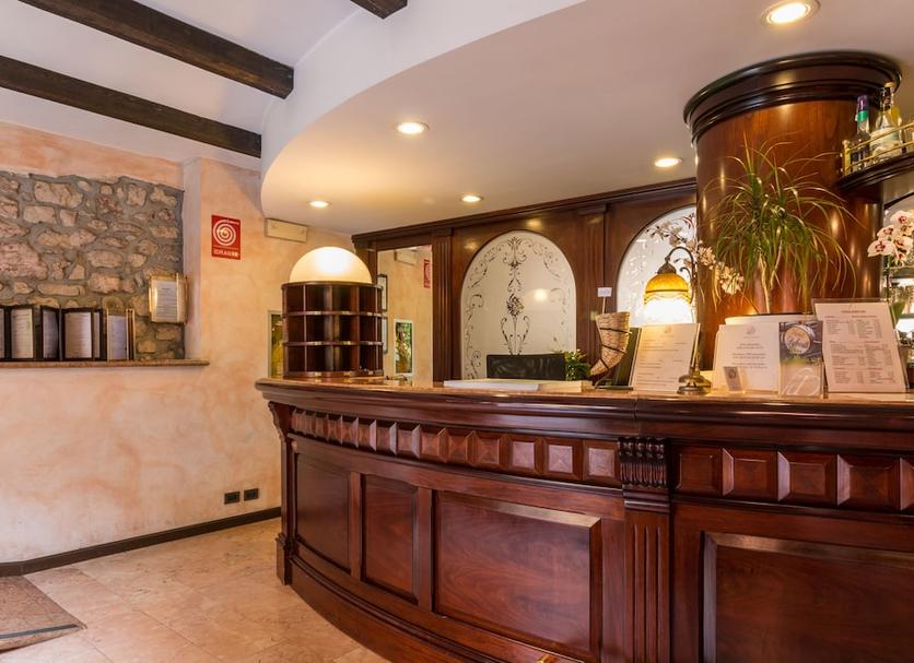Front desk Photo