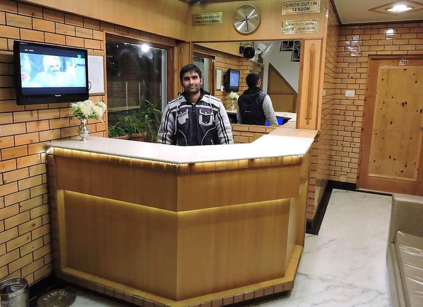Front desk Photo
