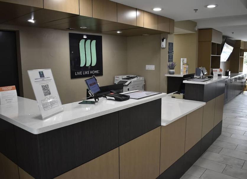 Front desk Photo