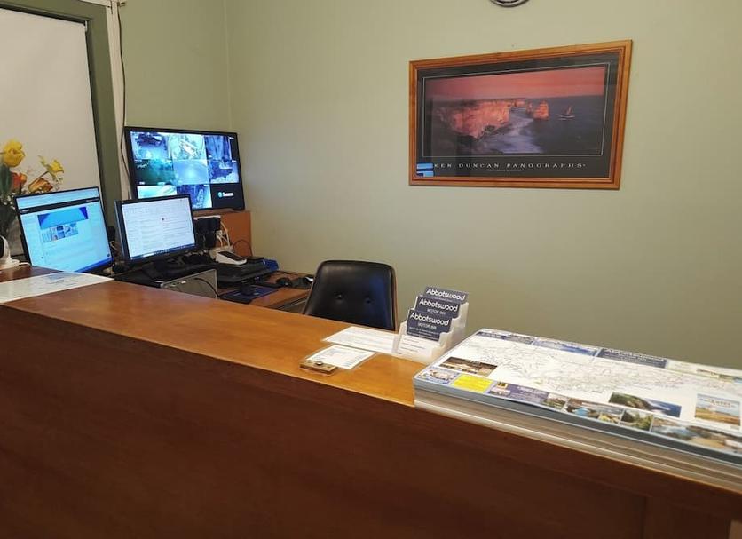 Front desk Photo