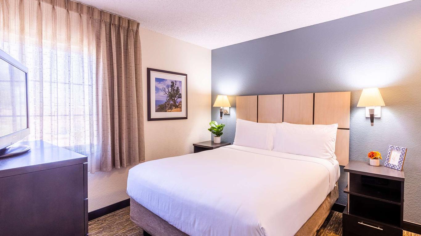 Sonesta Simply Suites Denver West Federal Center