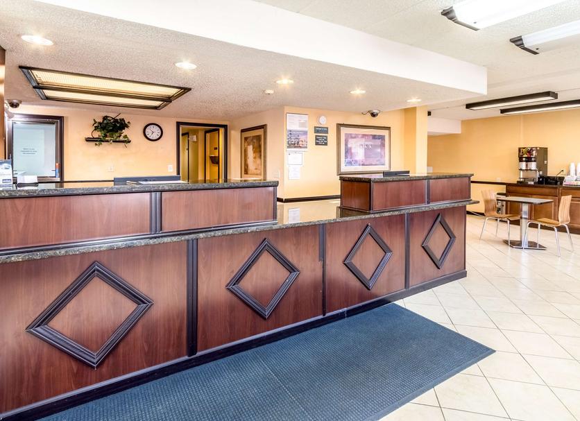 Front desk Photo