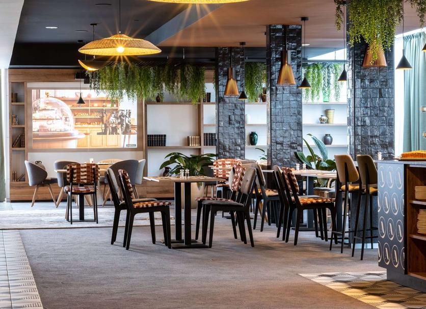 Restaurant Photo