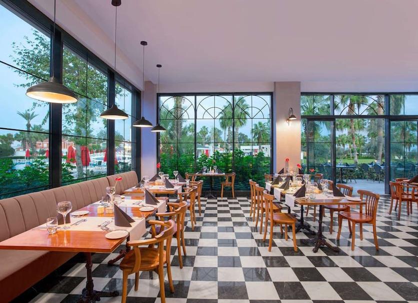 Restaurant Photo