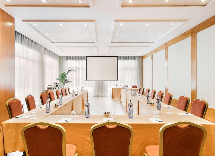 Conference room Photo