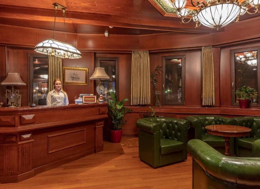 Front desk Photo