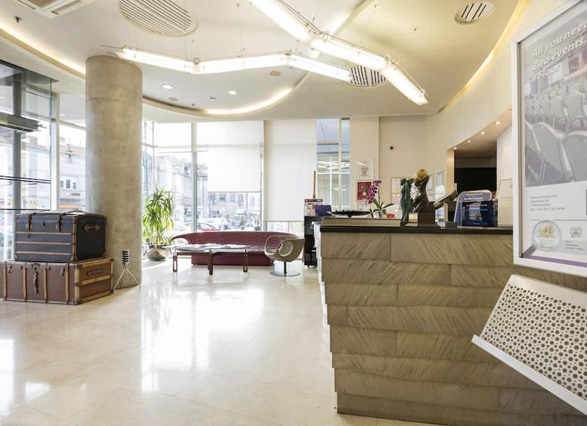Front desk Photo