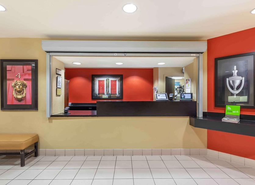 Front desk Photo