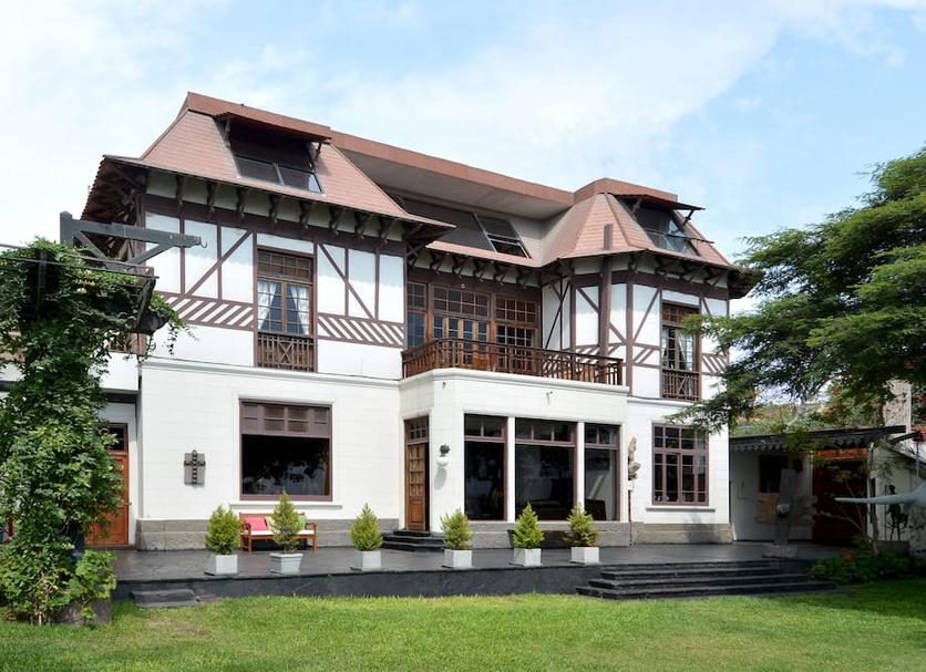 Building Photo