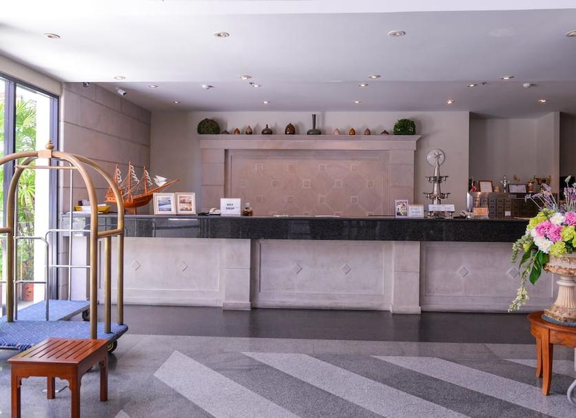 Front desk Photo