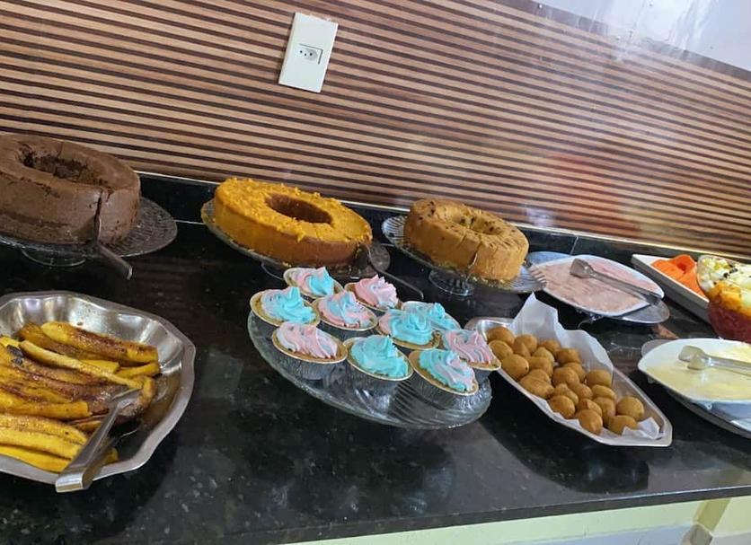 Buffet Photo