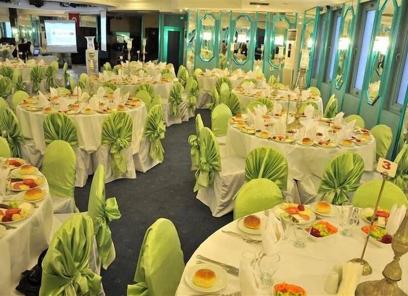 Banquet hall Photo