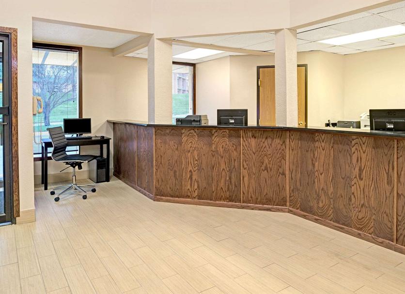 Front desk Photo