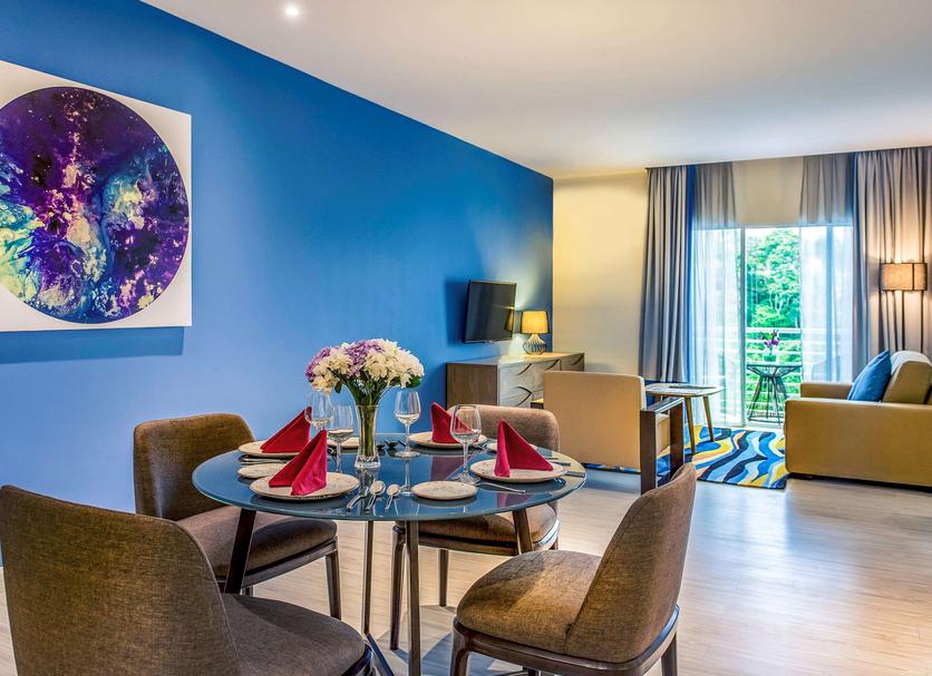 Dining room Photo