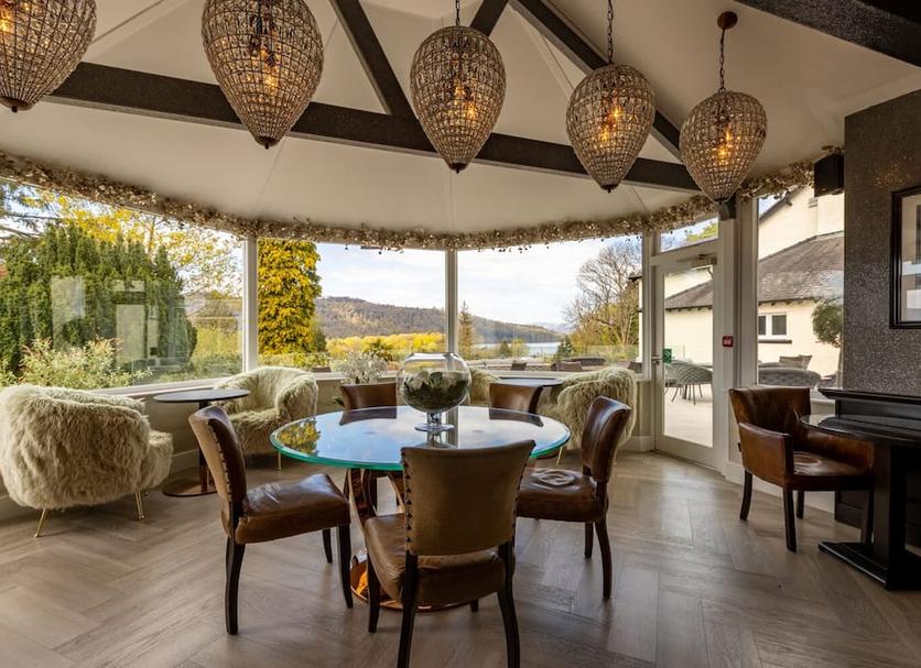 Dining room Photo