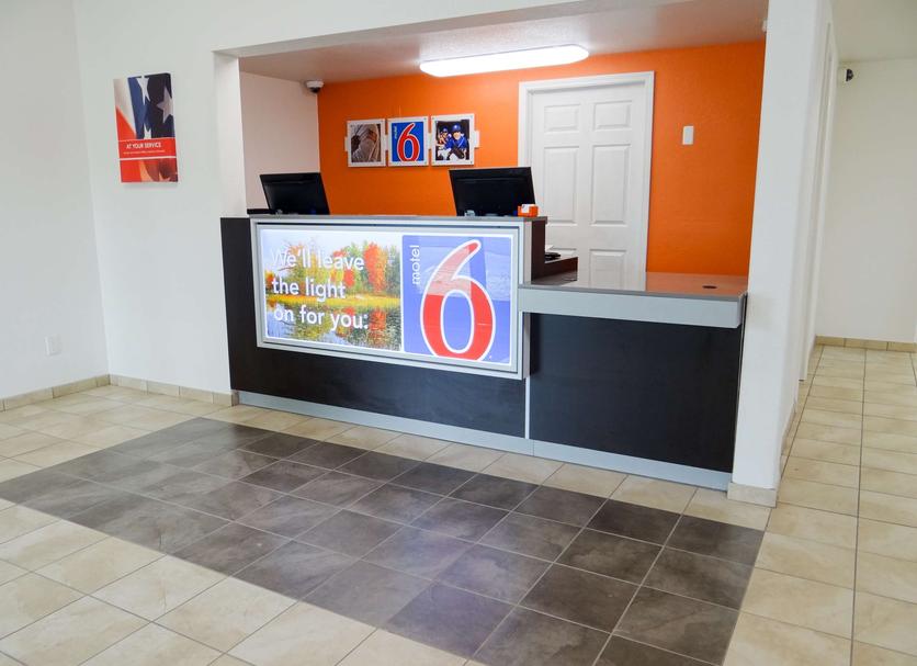 Front desk Photo