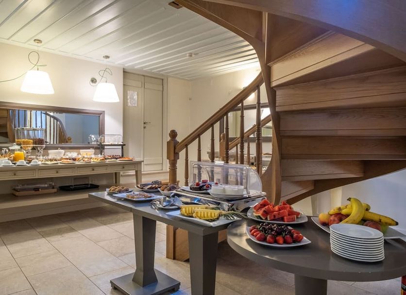Buffet Photo
