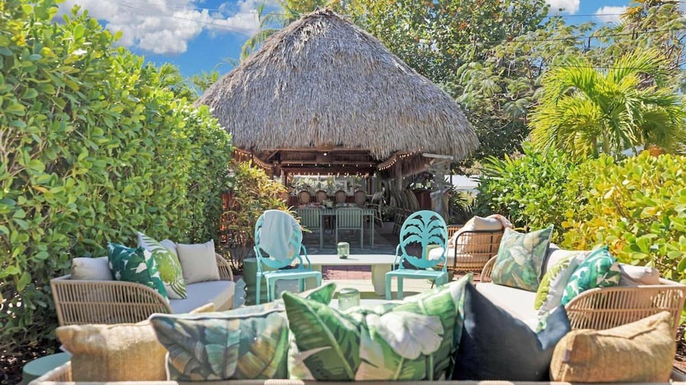 Tropical Cottages