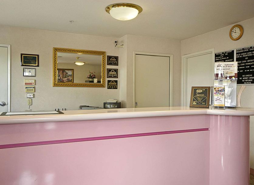 Front desk Photo