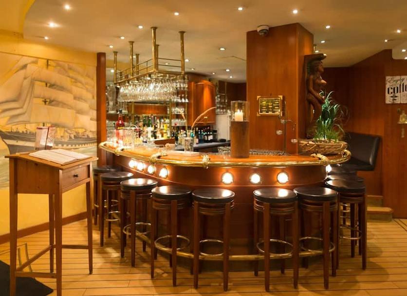 Bar Photo