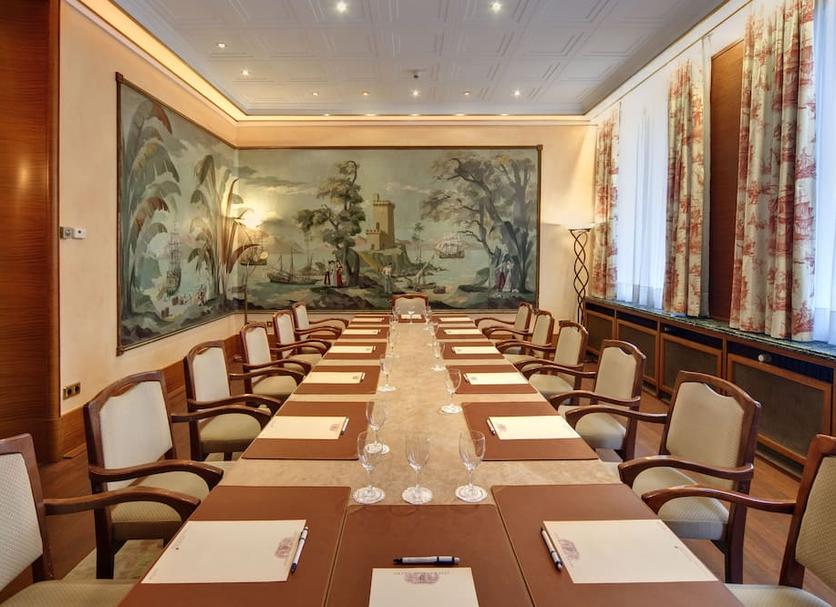 Conference room Photo