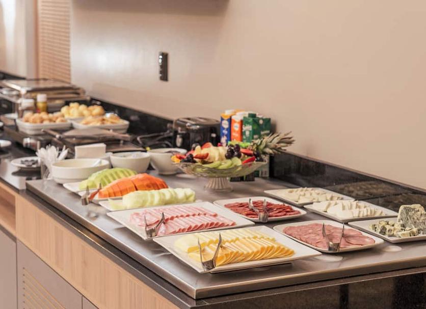 Buffet Photo