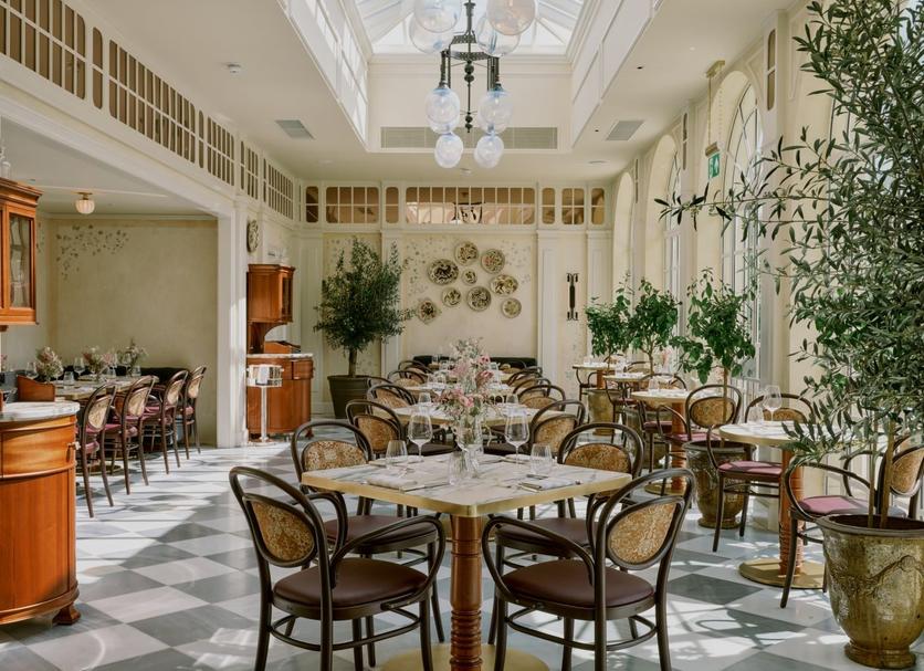 Restaurant Photo