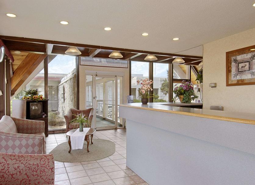 Front desk Photo