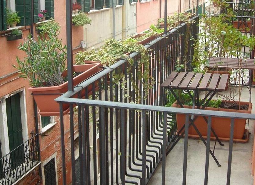 Balcony Photo