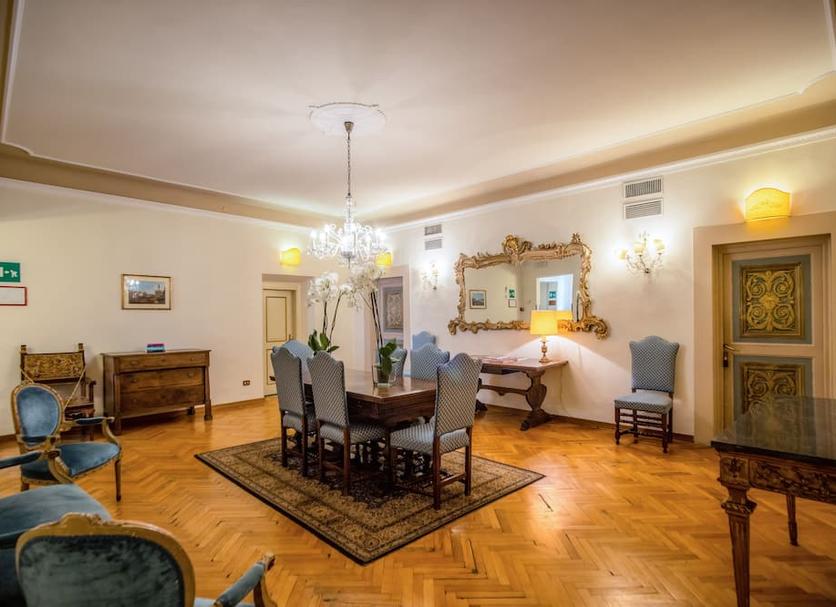 Dining room Photo