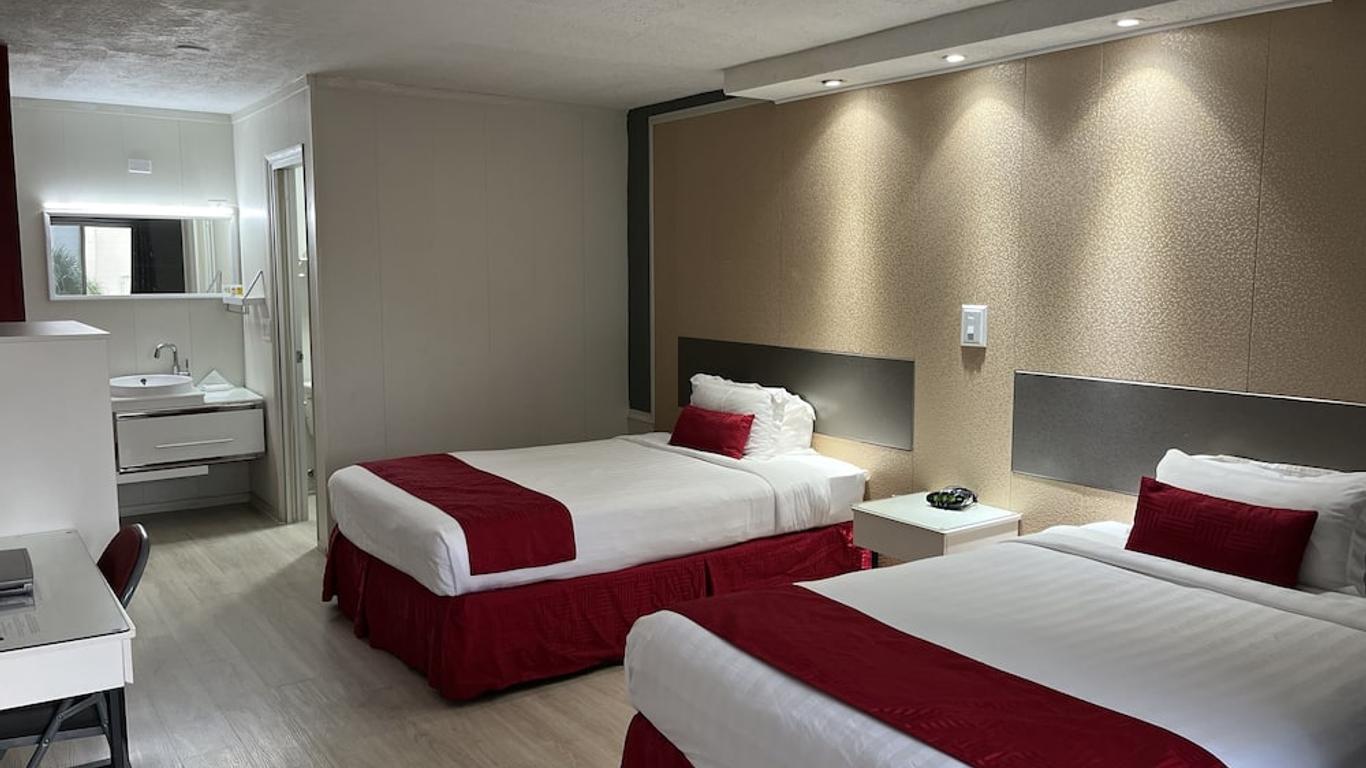 Travelodge by Wyndham Orlando / Heart of International Drive