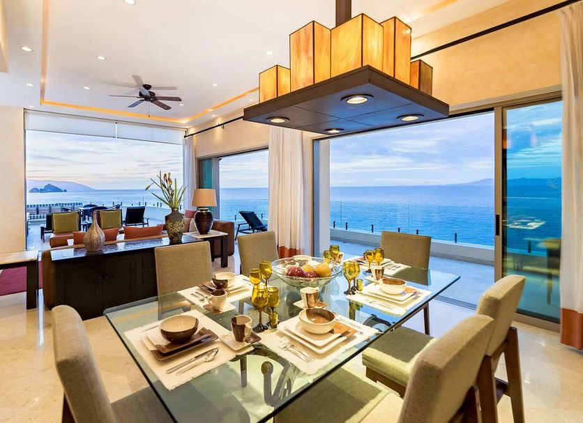 Dining room Photo
