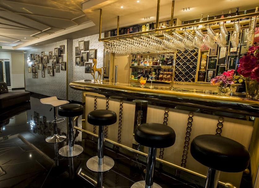 Bar Photo