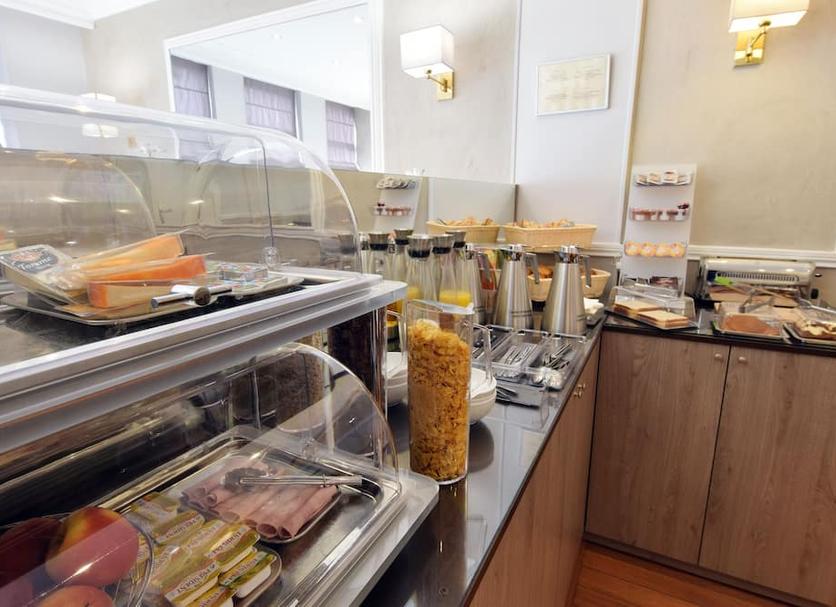 Buffet Photo